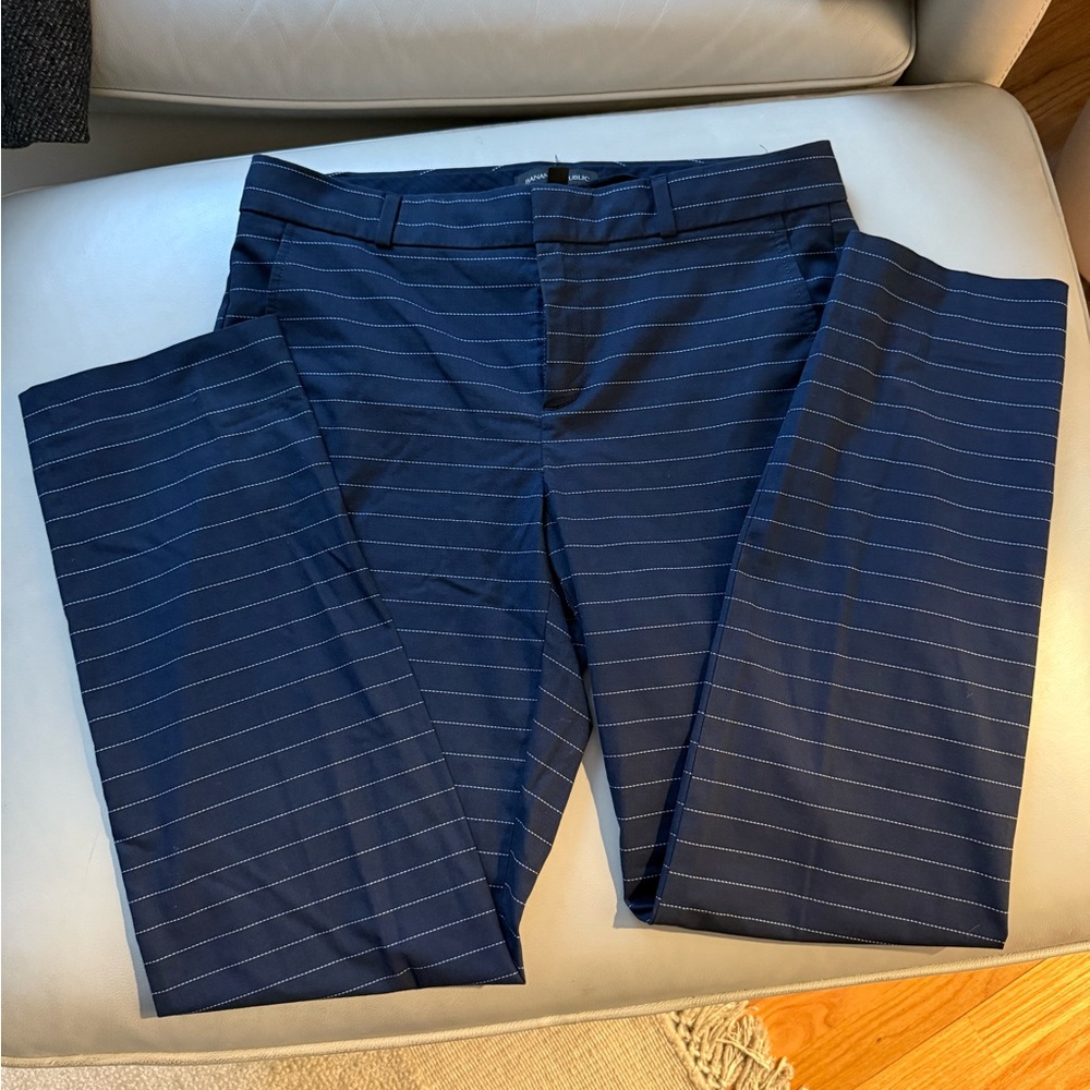 Banana Republic Women’s Blue Pinstripe Dress Pants Size 4